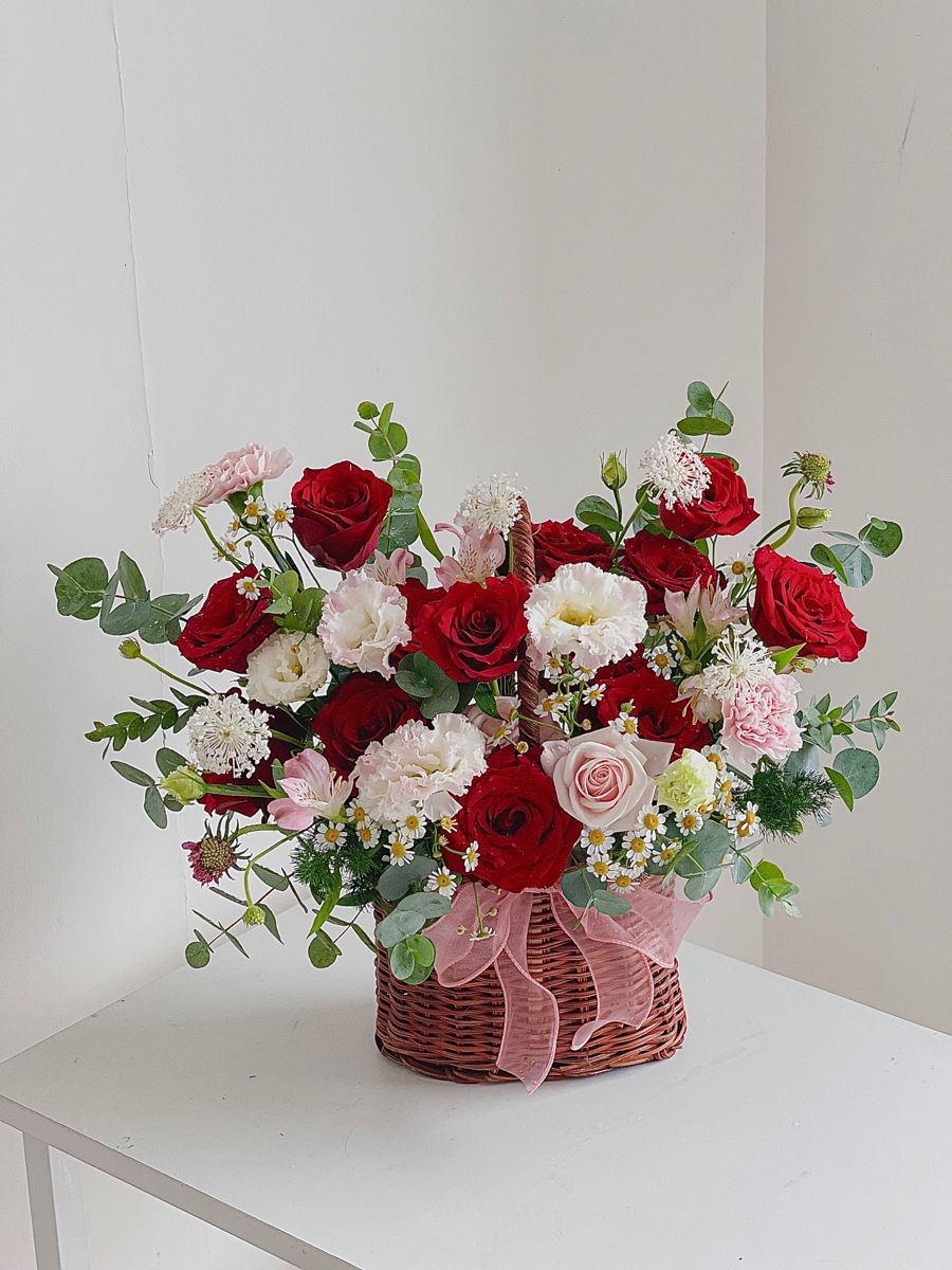 Ý nghĩa màu hoa Valentine- Giỏ hoa
